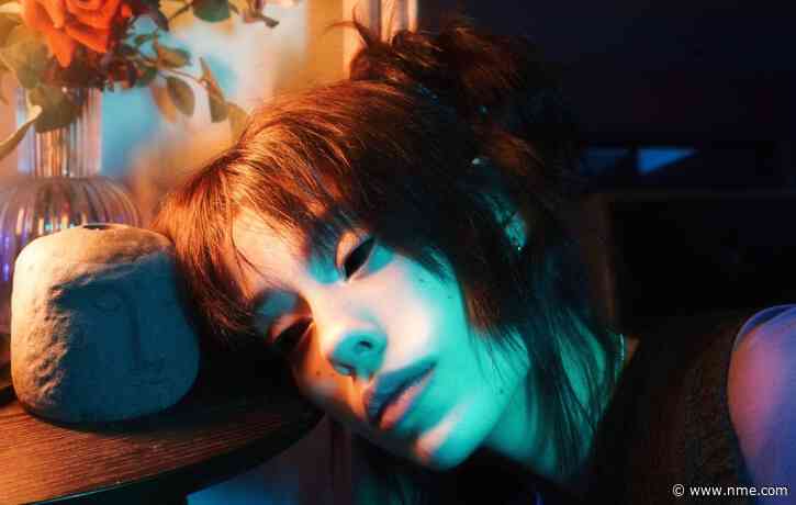 Listen to Alissic’s lively new single ‘Everybody’s Dead Inside’