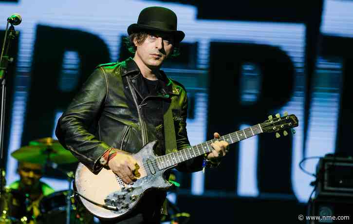 Carl Barât issues appeal after his guitars are stolen ahead of Dirty Pretty Things rehearsals