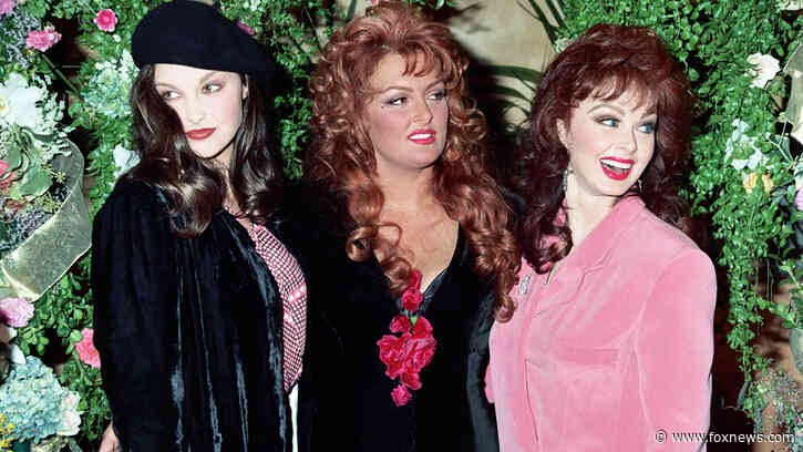 Wynnona, Ashley Judd on their ‘salty single mama’ Naomi Judd: A look at what they've said about the late star - Fox News