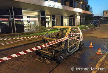 Olginate: auto in fiamme lungo la Sp 72. Illeso l'automobilista - Lecco Notizie