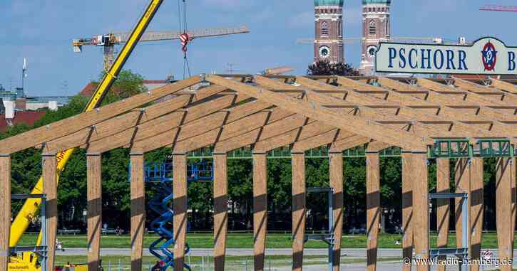 Neuer Wirt und Brauereichef stellen neues Bräurosl-Zelt vor