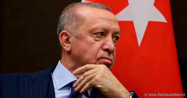 La Turchia blocca l’ingresso di Svezia e Finlandia nella Nato. Erdogan: “Estradino i terroristi che stanno proteggendo”