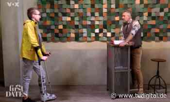 Beinbruch nach Treppen-Schubser: „First Dates“-André kommt verletzt - TV Digital