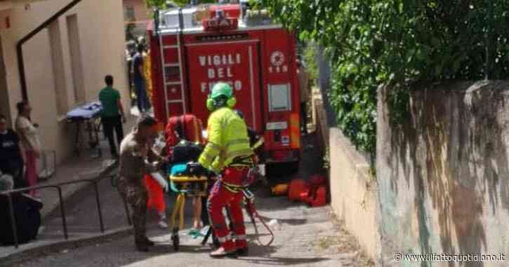 L’Aquila, auto nel giardino dell’asilo. Un papà: “Sembrava un girone dantesco”. Una mamma: “Mia figlia salva per miracolo”
