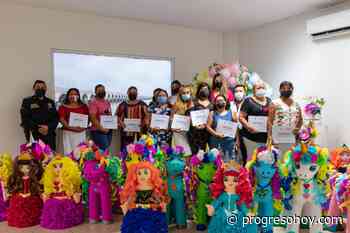 Mujeres de Progreso concluyen taller de piñatas - ProgresoHoy
