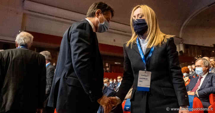 Meloni attacca Conte: “Patetico, ritira il tuo ministro degli Esteri”. Lui: “Sei la pasionaria dell’opposizione o quella che vota con Renzi?”