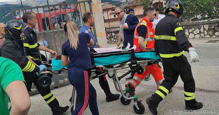 L’Aquila, auto sfonda il recinto di un asilo e piomba sui bambini. Un bimbo di 4 anni morto. Tre trasferiti a Roma: due in prognosi riservata