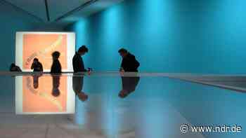 Navid Kermani erhält Ehrendoktor der Uni Siegen - NDR.de