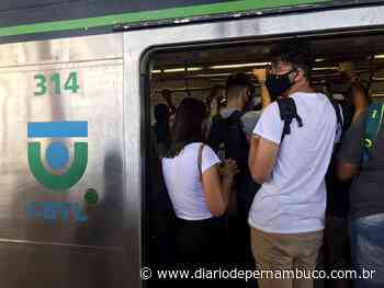 Passageiros reclamam dos vagões quentes no Metrô do Recife - Diario de Pernambuco
