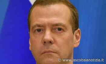 Medvedev: «In caso di attacco alla Russia saremo in grado di dare una risposta immediata e super potente» - Ascolta la Notizia