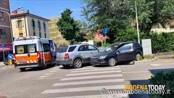 Ennesimo incidente sull'incrocio di viale Don Minzoni con via Adria - ModenaToday