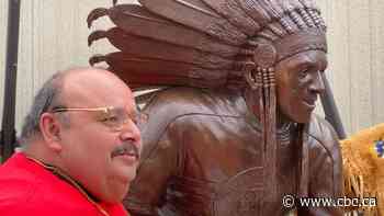 Fred Sasakamoose statue unveiled at SaskTel Centre
