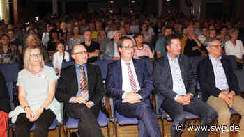 Heeresmusikkorps Ulm konzertierte in Hechingen: Militärmusik für den Frieden – großes Gefühlskino inklusive - SWP