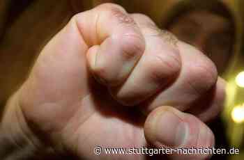 Hemer in Nordrhein-Westfalen: Prügelei wegen Streit um Laufrichtung in der Tankstelle - Stuttgarter Nachrichten