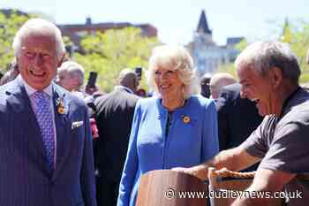 Charles praises maple syrup during Ottawa market visit - Dudley News