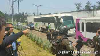 Policía de Ixtaczoquitlán detiene de manera ilegal a migrantes - plumas libres