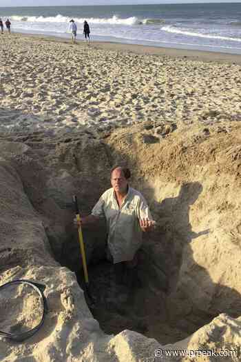 Deep beach holes are dangerous, Outer Banks town warns - Powell River Peak