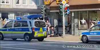 Schüsse an Schule in Bremerhaven: Video zeigt skurrile Festnahme des Täters