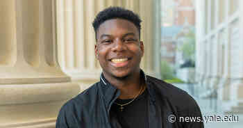 Seun Omonije took the gridiron-to-quantum-computing route - Yale News