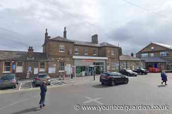 Norwood Junction station: Person dies after being hit by a train