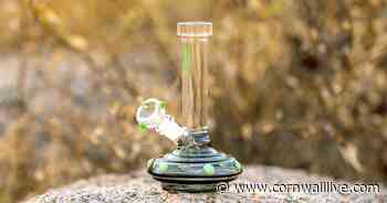 Cornwall driver spotted smoking a bong at the wheel - Cornwall Live