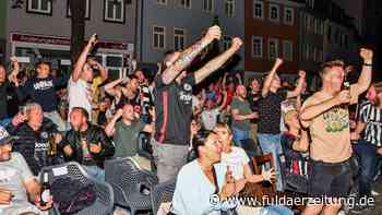 Eintracht Frankfurt: Fans in Fulda feiern Europapokal-Sieg mit Bengalo - Fuldaer Zeitung