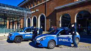 Foligno, terrore sul treno: minaccia con una bottiglia rotta passeggeri e controllore - LA NAZIONE