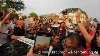 Triumph-Fahrt mit dem Pott: Frankfurt feiert die Eintracht