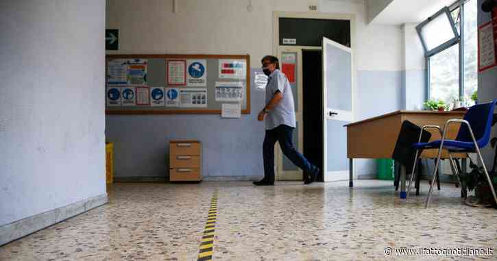 Napoli, la proposta del Prefetto: “Via il reddito di cittadinanza alle famiglie che non mandano i figli a scuola”