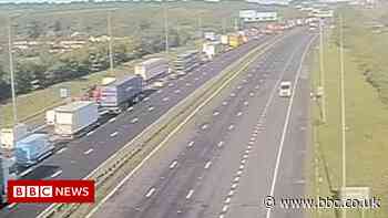 M62: Long delays after police close motorway for five hours