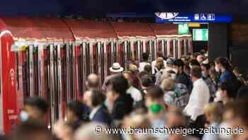 Bundestag gibt Geld für 9-Euro-Tickets frei