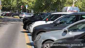 Modena Pochi parcheggi e tanta movida, il centro si ribella: "Fate pagare la sosta anche dopo le 20" - La Gazzetta di Modena