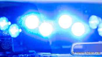 Merzig-Wadern: Betrunkener Mann schlägt mit Holzstock auf Autos ein - STERN.de