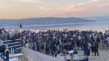 Soverato, spiagge prese d’assalto e stabilimenti balneari sold out - Gazzetta del Sud - Edizione Catanzaro, Crotone, Vibo