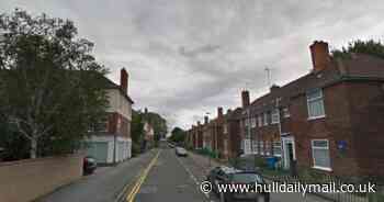 Hunt for men who slashed tyres in nighttime rampage on quiet Hull street - Hull Live