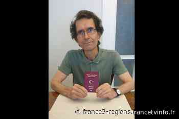 Lyon : "Je suis un exilé forcé", l'universitaire Tuna Altinel ne peut plus utiliser son passeport en Turquie - France 3 Régions