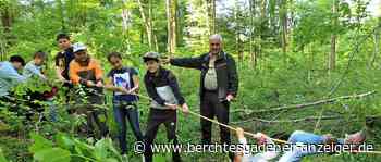 Robin Hood begleitet Walderlebnisspiele für Drittklässler in der Nonner Au - Berchtesgadener Anzeiger