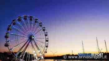 Colori intensi e vista spettacolare: la magia della ruota panoramica a Brindisi - BrindisiReport