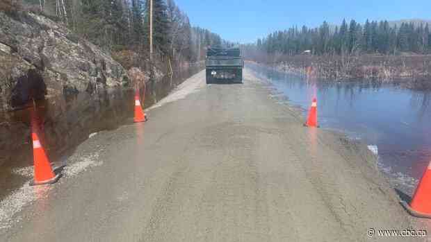'Now is not the best time' to visit Kenora, Lake of the Woods, officials warn Manitobans - CBC.ca