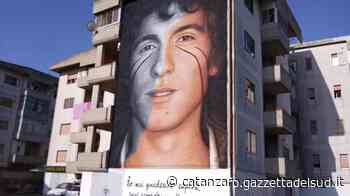 Crotone, una serata musicale per inaugurare il murale di Rino Gaetano - Gazzetta del Sud - Edizione Catanzaro, Crotone, Vibo