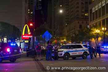 Police: Chicago shooting leaves 2 people dead, 8 wounded - Prince George Citizen