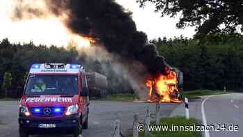 Zugmaschine brennt lichterloh – Polizei nennt mögliche Brandursache