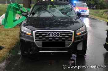 POL-MI: Windböe erfasst Pkw-Anhänger - Zusammenstoß mit Auto