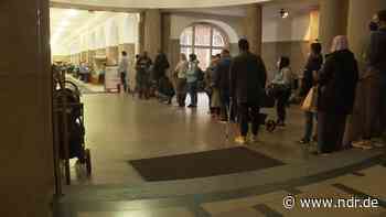 Kiel: Maßnahmenpaket gegen Warterei im Bürgeramt - NDR.de