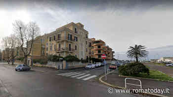 Incidente ad Ostia: investita da un'auto mentre attraversa la strada, grave una donna