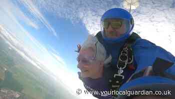 St Raphael’s Hospice nurses take on sponsored skydive