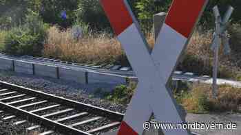 Regionalbahn erfasst Auto in Franken: Fahrgäste evakuiert - Schüler und Touristen betroffen - Nordbayern.de