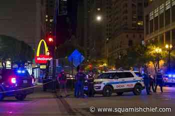 Police: Chicago shooting leaves 2 people dead, 8 wounded - Squamish Chief