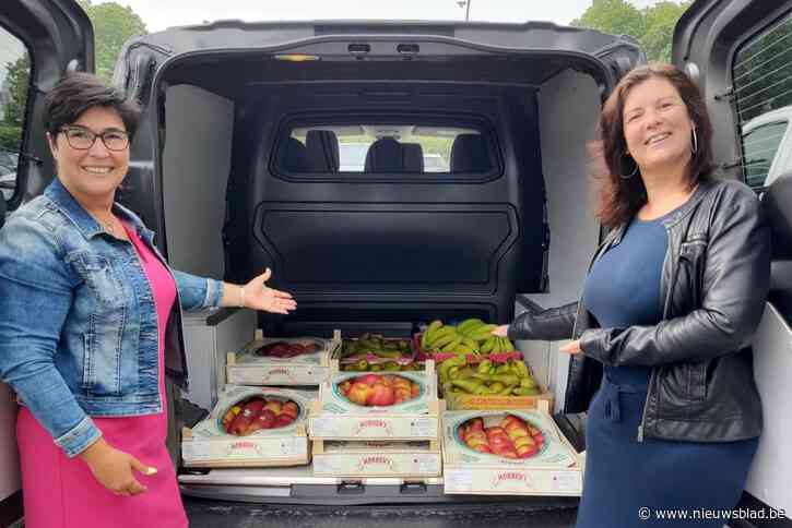 Sarah en Debora geven scholieren elke dag gratis stuk fruit, maar ze willen nog stapje verder gaan: “Hoe kan je kansarme kinderen beter helpen dan met gesmeerde boterhammen?”