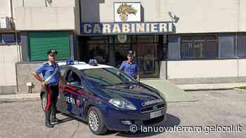 Cento. Ruba alcolici, minaccia un cliente e spacca una vetrata: arrestato e condannato a due anni - La Nuova Ferrara